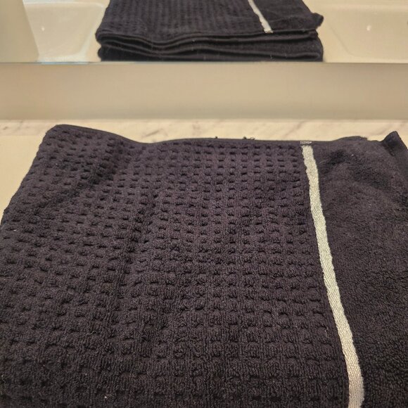 Premium Honeycomb Cotton Bath Towel, Lightweight and Highly Absorbent - Picture 1 of 4